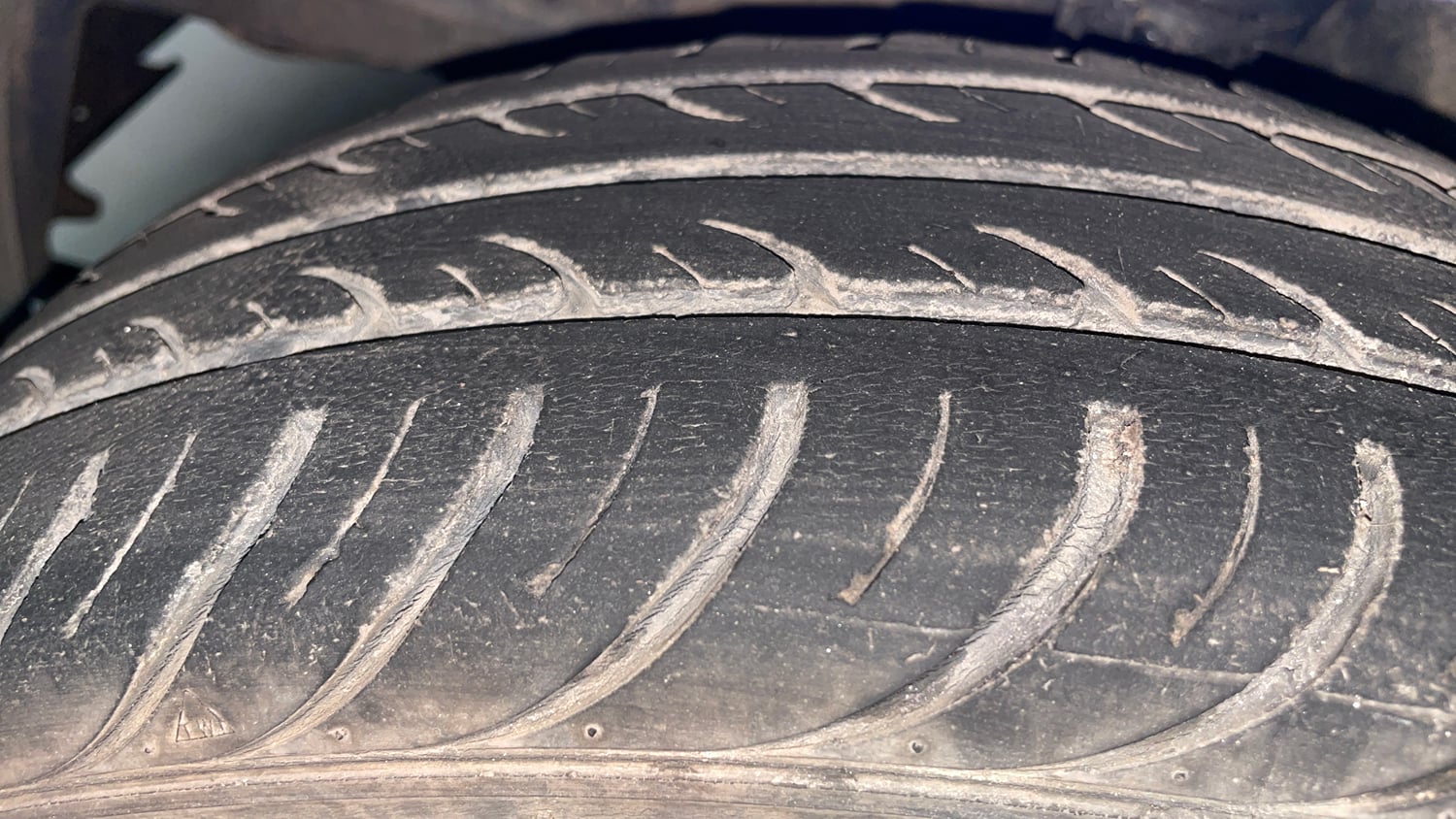 Used 2012 Hyundai Eon Magna + Petrol Manual tyres LEFT FRONT TYRE TREAD VIEW