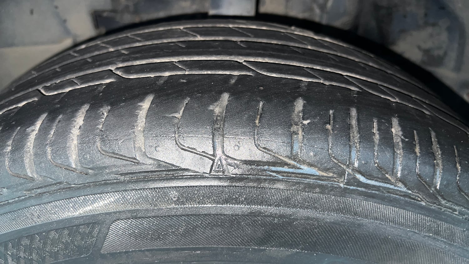 Used 2026 Tata Nexon Fearless Plus S 1.2 Revotron Petrol 7DCA DT Petrol Automatic tyres LEFT FRONT TYRE TREAD VIEW