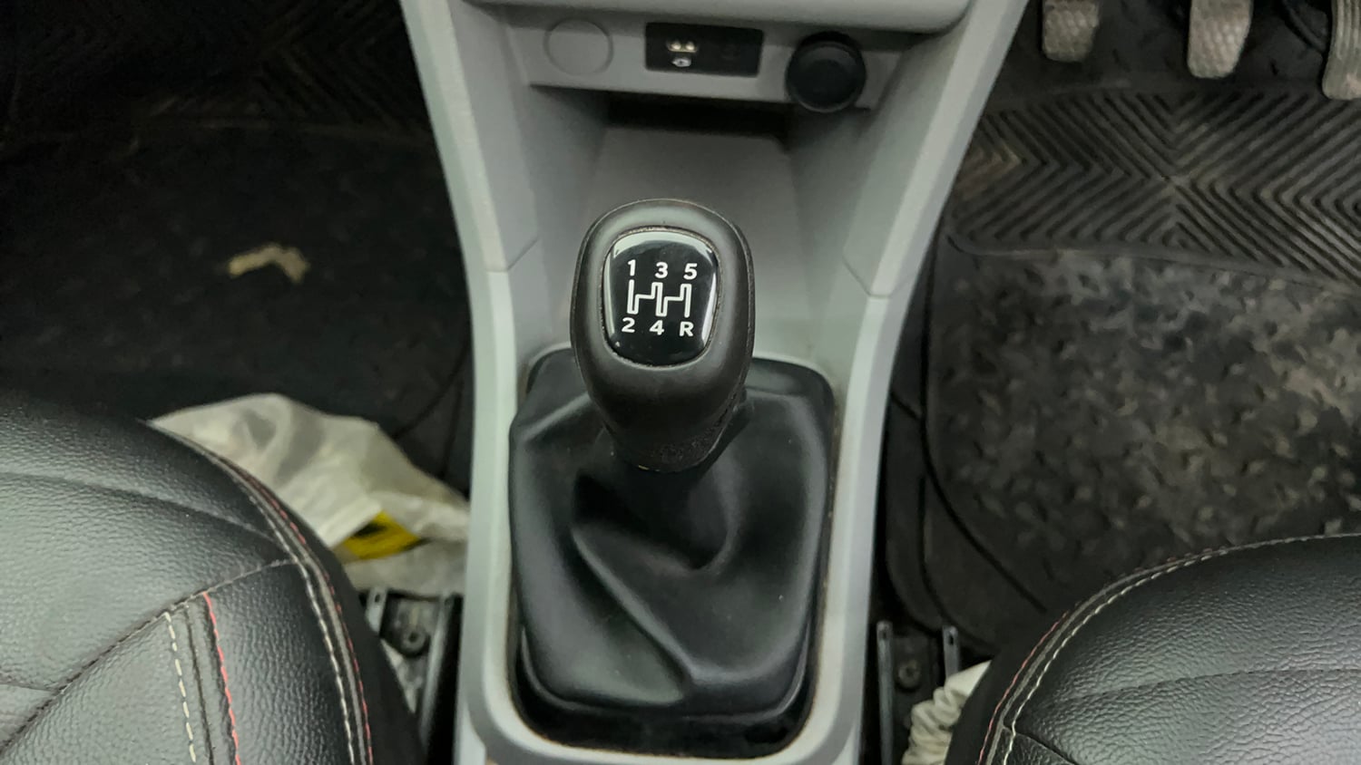 Used 2023 Tata Tiago XT CNG Cng Manual interior GEAR  KNOB VIEW