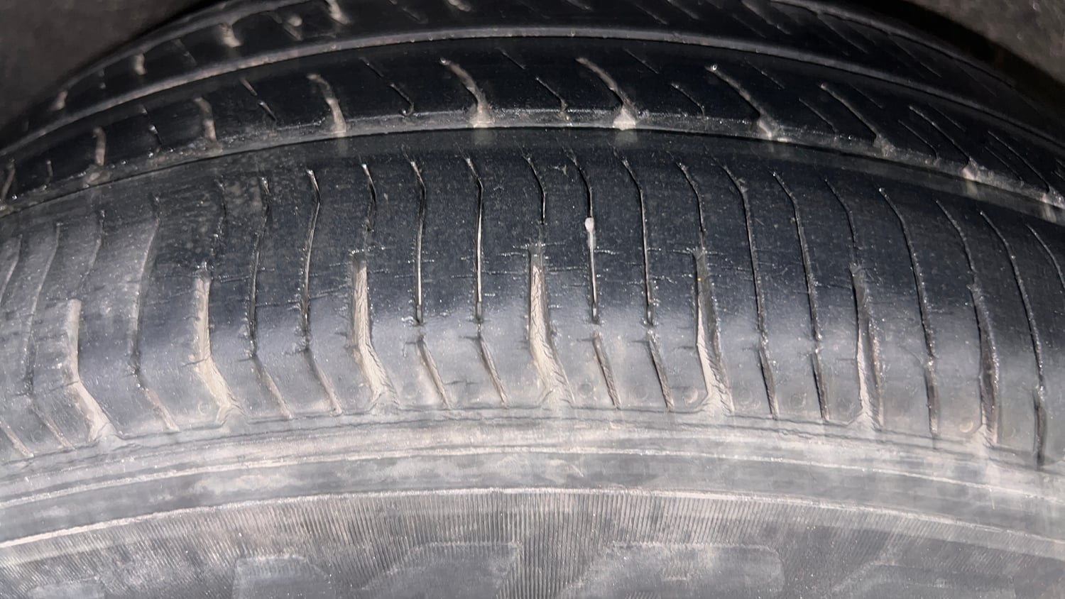 Used 2015 Ford EcoSport Trend 1.5 TDCi Diesel Manual tyres RIGHT REAR TYRE TREAD VIEW