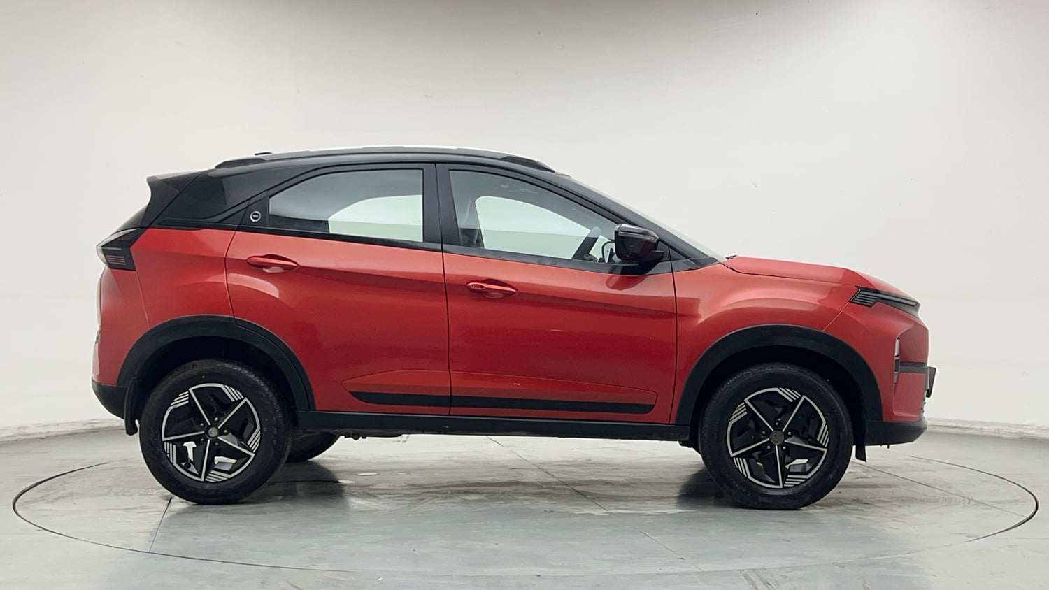 Used 2026 Tata Nexon Fearless Plus S 1.2 Revotron Petrol 7DCA DT Petrol Automatic exterior RIGHT SIDE VIEW