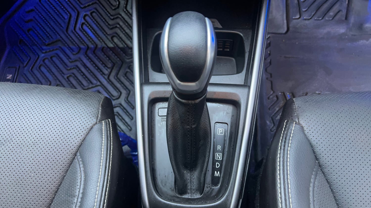 Used 2022 Maruti Suzuki XL6 Alpha Plus AT Petrol Petrol Automatic interior GEAR  KNOB VIEW
