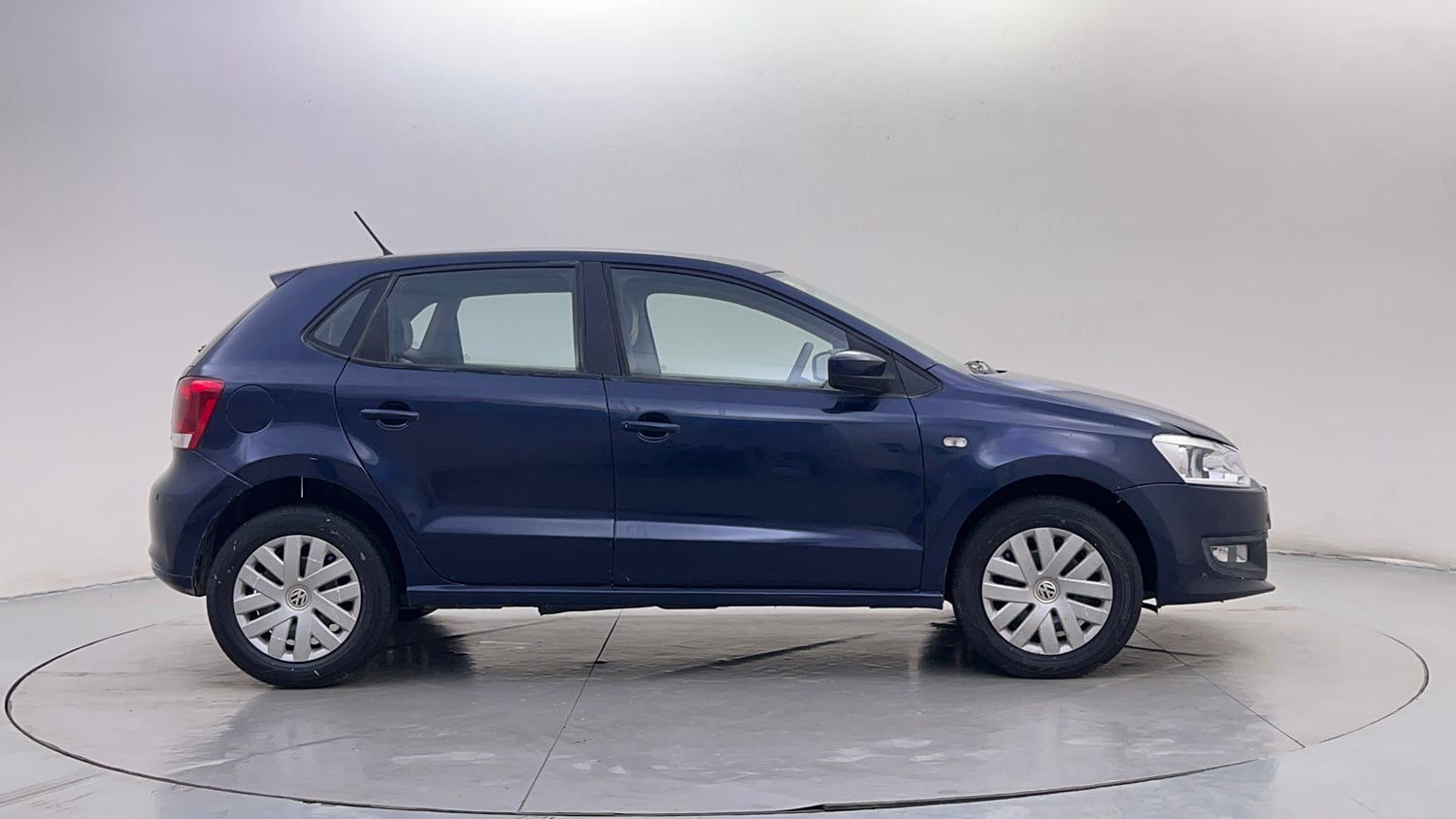 Used 2013 Volkswagen Polo Comfortline 1.2L (P) Petrol Manual exterior RIGHT SIDE VIEW