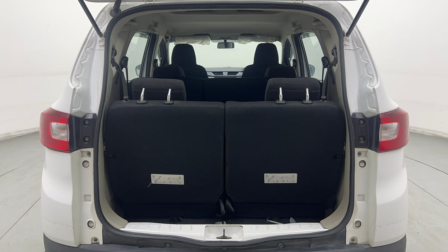 Used 2020 Renault Triber RXL Petrol Manual interior DICKY INSIDE VIEW