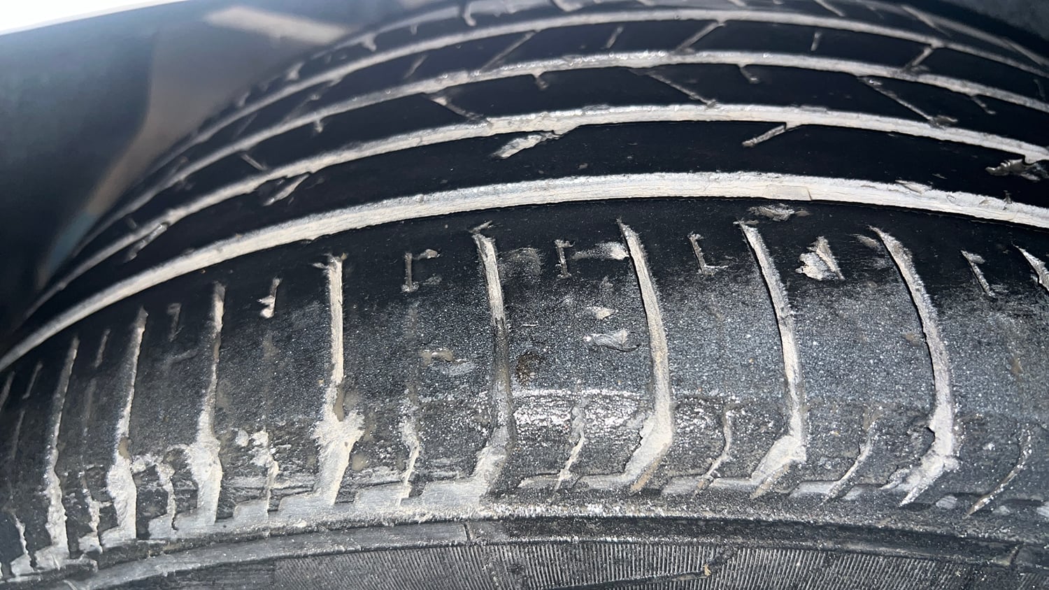 Used 2022 Maruti Suzuki Ciaz Alpha 1.5 AT Petrol Automatic tyres RIGHT REAR TYRE TREAD VIEW
