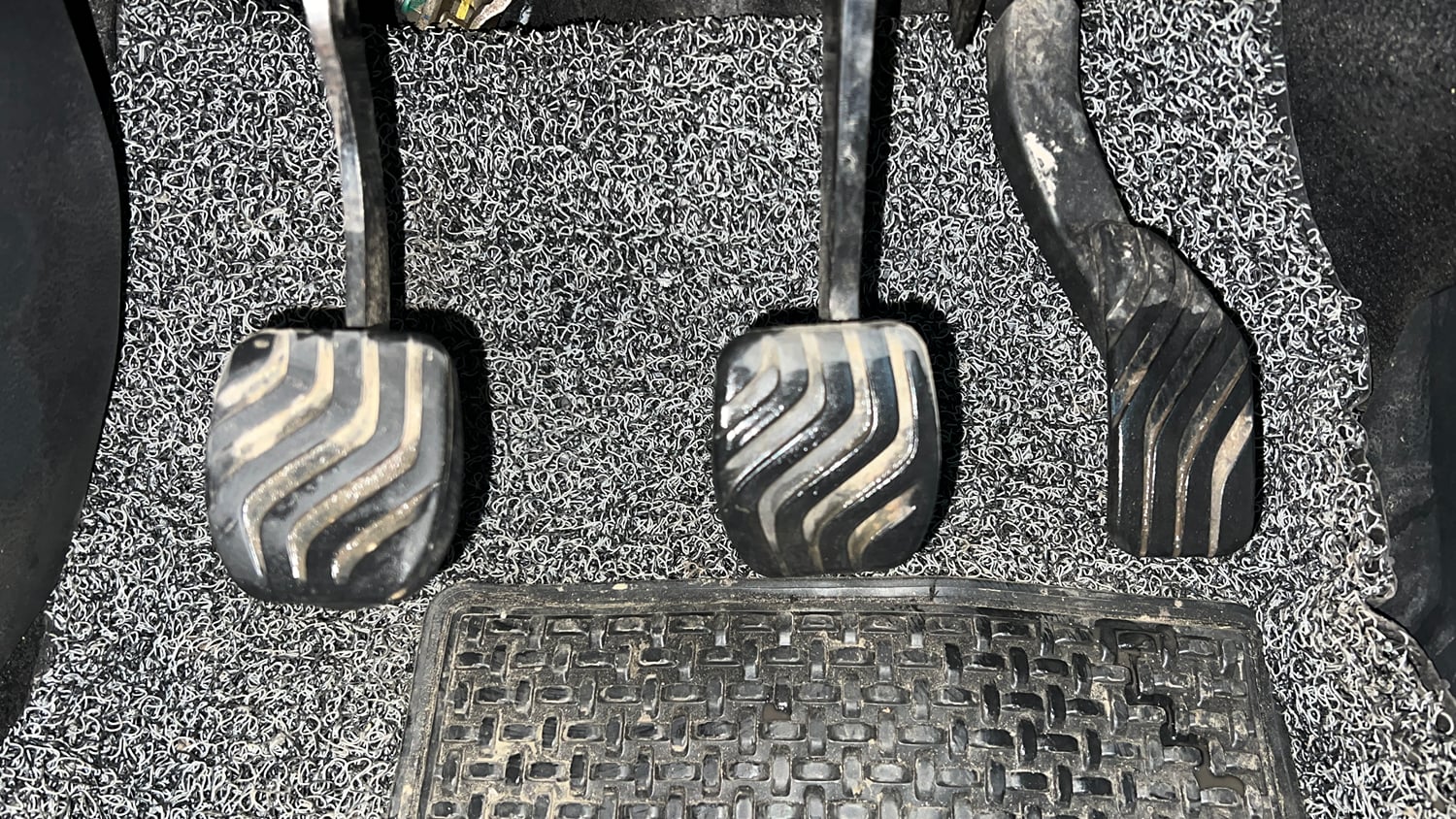 Used 2021 Nissan Magnite XE Petrol Manual interior PEDALS VIEW