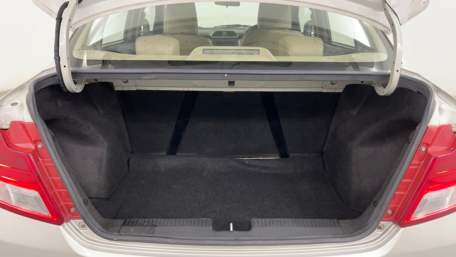 Used 2019 Maruti Suzuki Dzire VXi AMT Petrol Automatic interior DICKY INSIDE VIEW