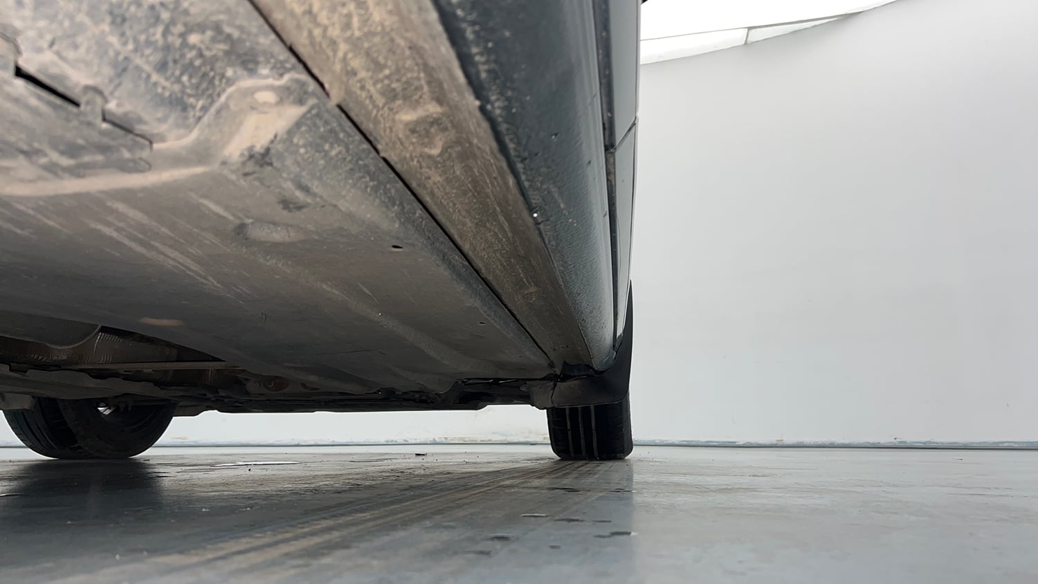 Used 2021 Skoda Superb L&K AT Petrol Automatic extra REAR RIGHT UNDERBODY VIEW