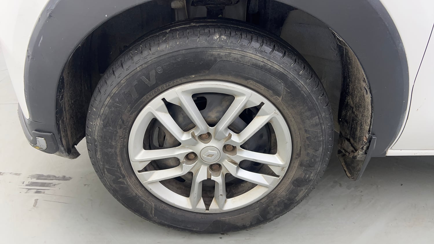 Used 2020 Renault Triber RXL Petrol Manual tyres LEFT FRONT TYRE RIM VIEW