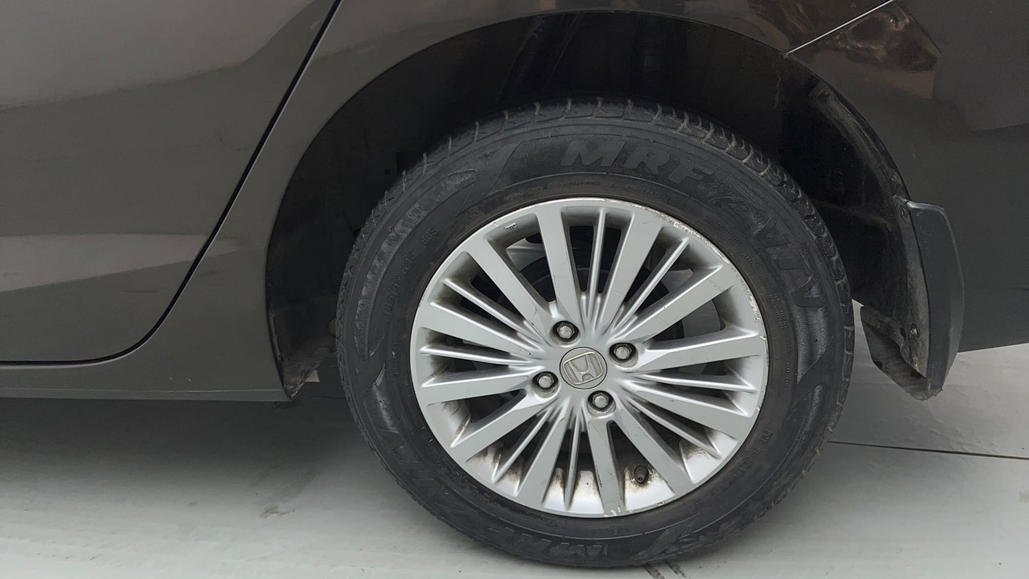 Used 2021 Honda City V Petrol Petrol Manual tyres LEFT REAR TYRE RIM VIEW