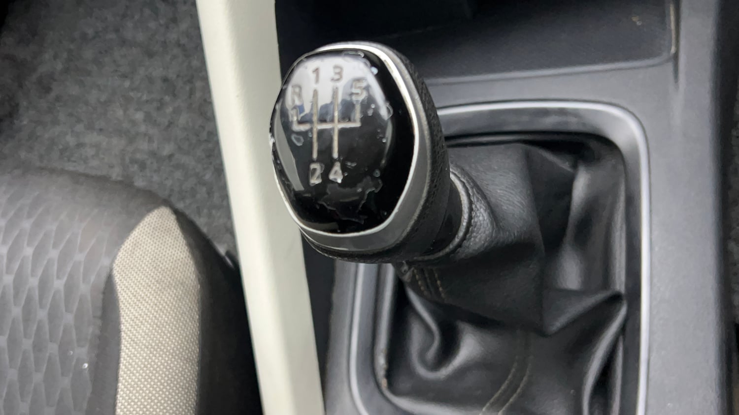 Used 2021 Nissan Magnite XE Petrol Manual interior GEAR  KNOB VIEW