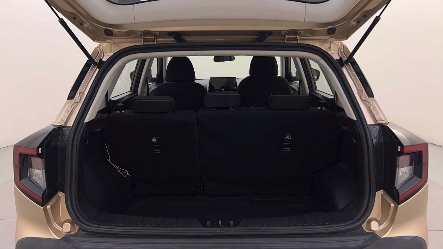 Used 2026 Mahindra XUV 3XO AX5 1.2 Petrol AT Petrol Automatic interior DICKY INSIDE VIEW