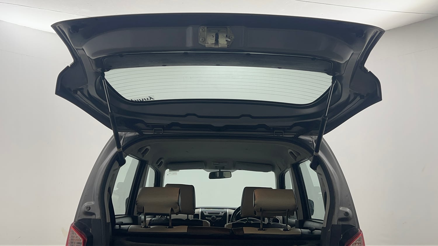 Used 2016 Maruti Suzuki Wagon R VXI Petrol Manual interior DICKY DOOR OPEN VIEW