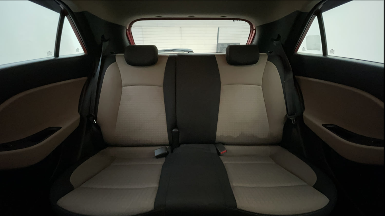 Used 2017 Hyundai Elite i20 Asta 1.2 (O) Petrol Manual interior REAR SEAT CONDITION VIEW