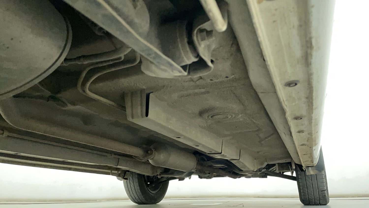 Used 2016 Maruti Suzuki Wagon R VXI Petrol Manual extra REAR RIGHT UNDERBODY VIEW