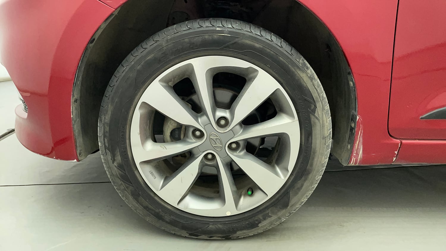 Used 2017 Hyundai Elite i20 Asta 1.2 (O) Petrol Manual tyres LEFT FRONT TYRE RIM VIEW