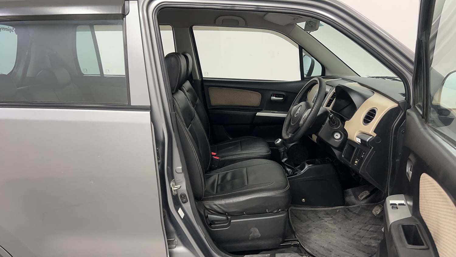 Used 2017 Maruti Suzuki Wagon R LXI CNG Cng Manual interior RIGHT SIDE FRONT DOOR CABIN VIEW