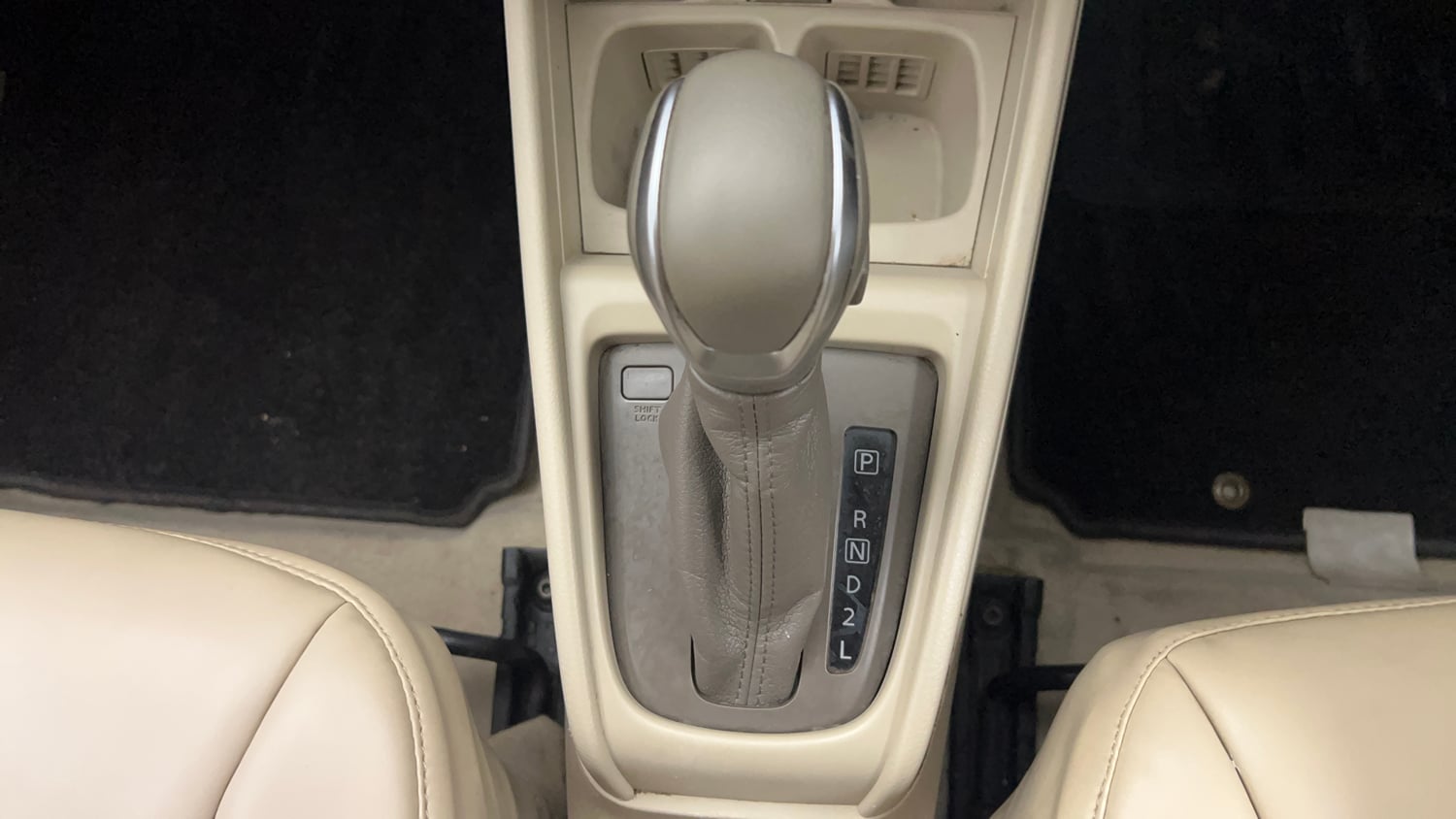 Used 2019 Maruti Suzuki New Ertiga ZXi AT Petrol Automatic interior GEAR  KNOB VIEW