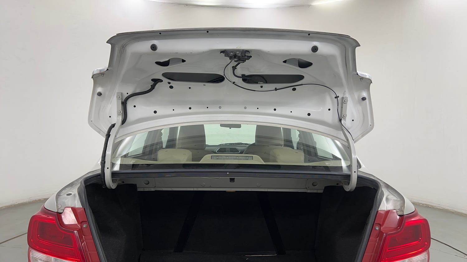 Used 2019 Maruti Suzuki Dzire VXi AMT Petrol Automatic interior DICKY DOOR OPEN VIEW