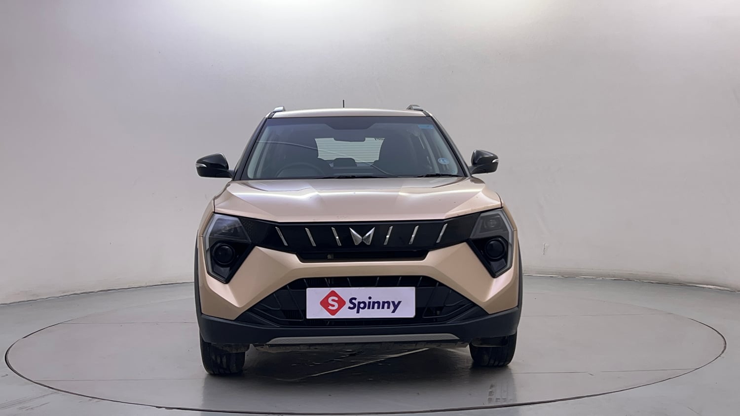 Used 2026 Mahindra XUV 3XO AX5 1.2 Petrol AT Petrol Automatic exterior FRONT VIEW