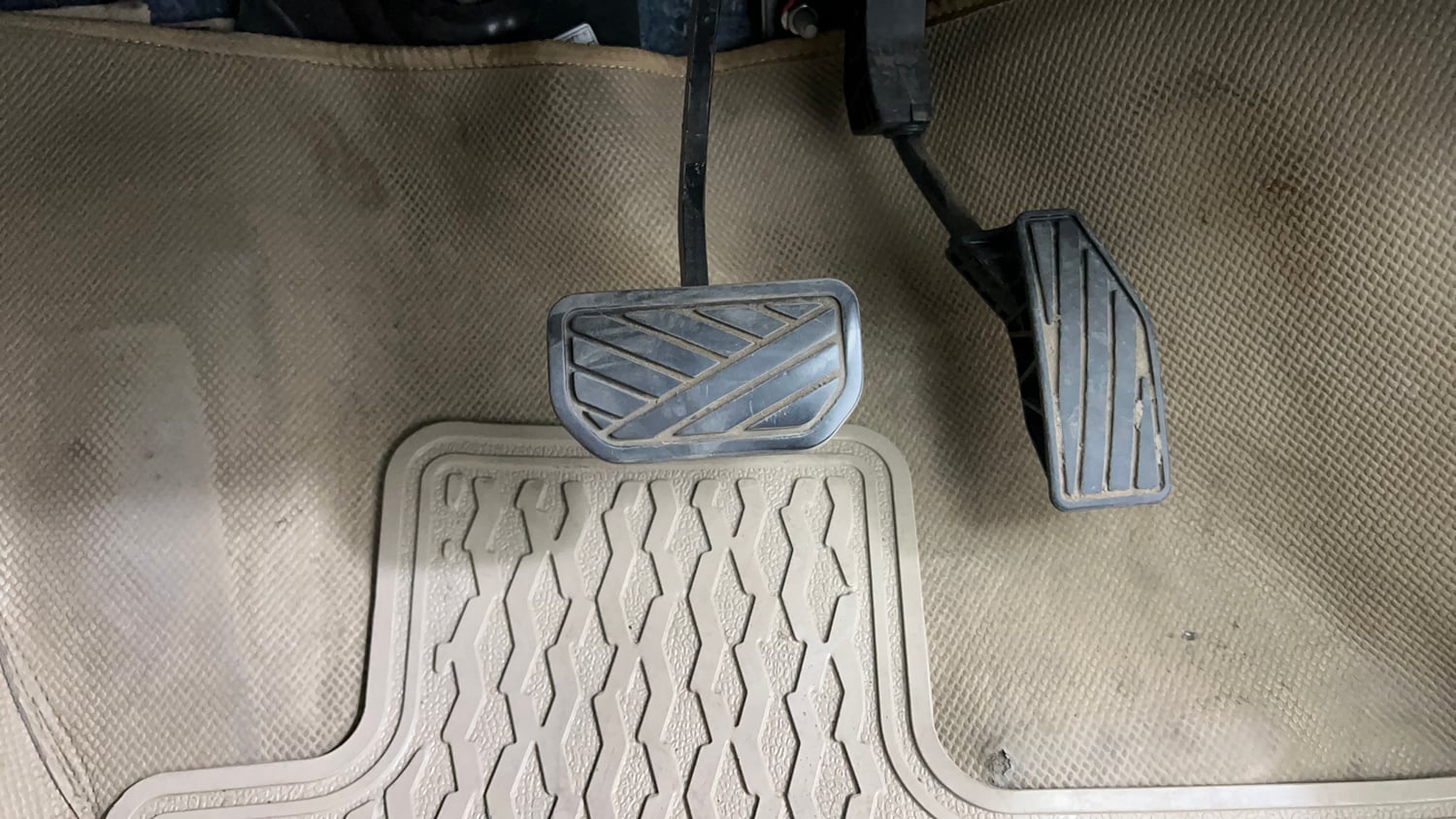 Used 2019 Maruti Suzuki Dzire VXi AMT Petrol Automatic interior PEDALS VIEW