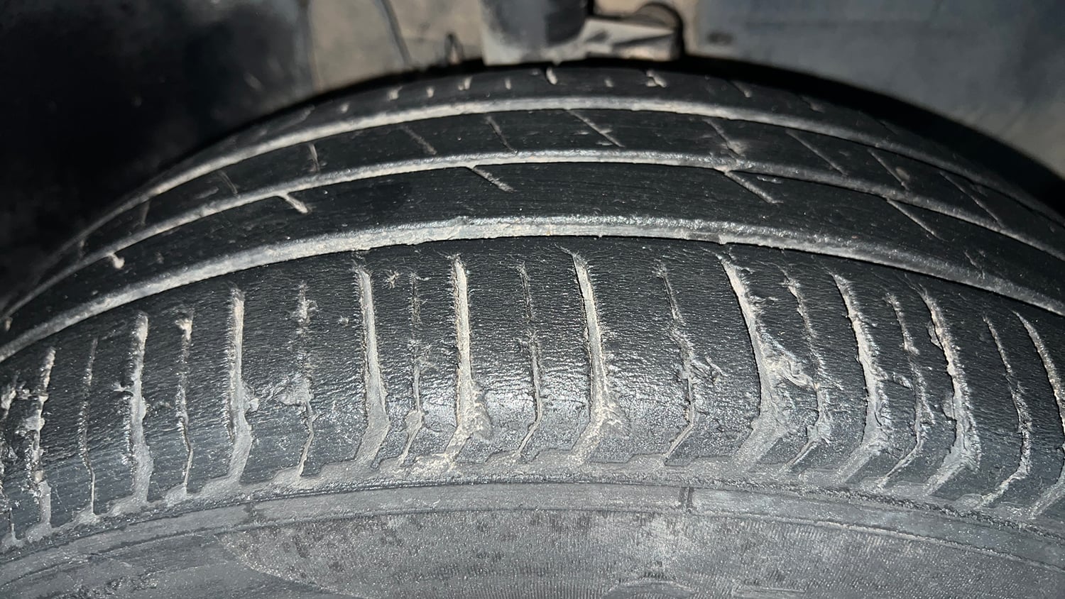 Used 2023 Tata Punch Pure MT Petrol Manual tyres RIGHT FRONT TYRE TREAD VIEW