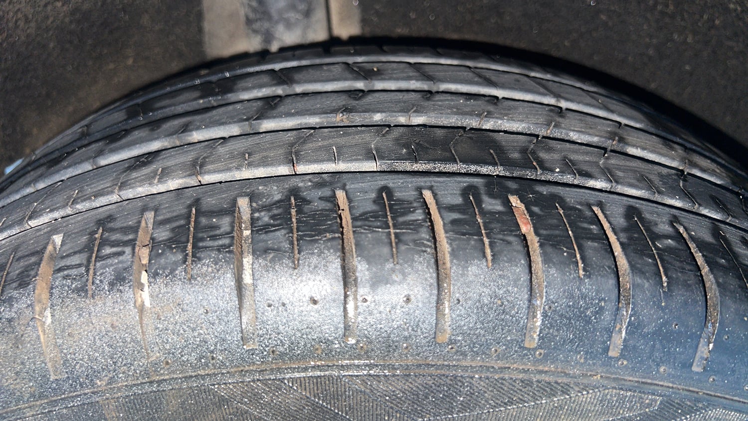 Used 2018 Maruti Suzuki Baleno Alpha 1.2 Petrol Manual tyres RIGHT REAR TYRE TREAD VIEW