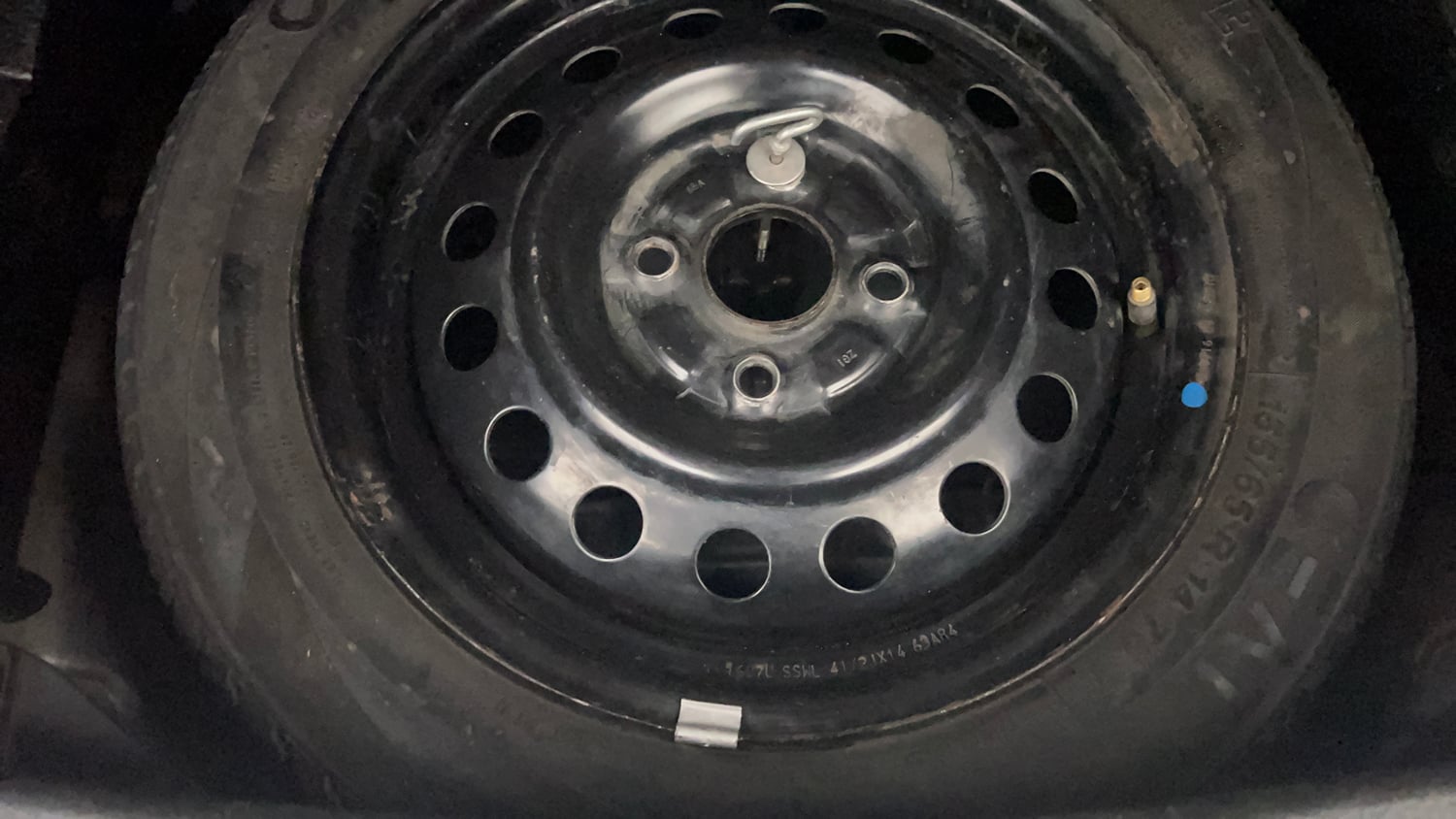Used 2016 Maruti Suzuki Wagon R VXI Petrol Manual tyres SPARE TYRE VIEW