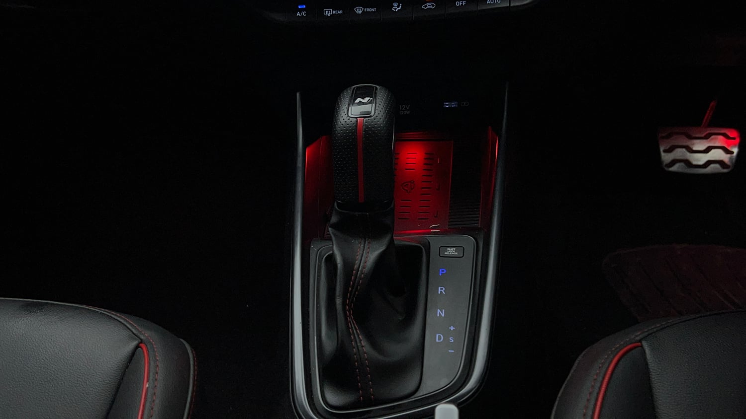 Used 2022 Hyundai i20 N Line N8 1.0 Turbo DCT Petrol Automatic interior GEAR  KNOB VIEW