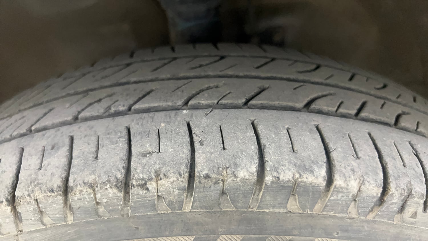 Used 2017 Maruti Suzuki Wagon R LXI CNG Cng Manual tyres LEFT FRONT TYRE TREAD VIEW