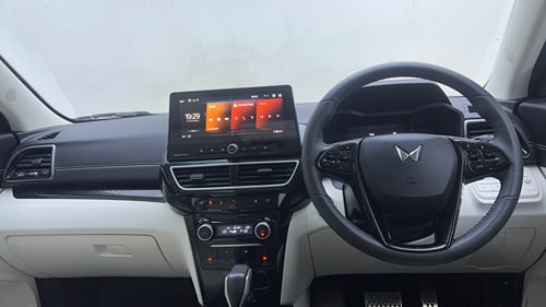 Used 2024 Mahindra XUV 3XO AX7L 1.2 Petrol AT Petrol Automatic interior DASHBOARD VIEW