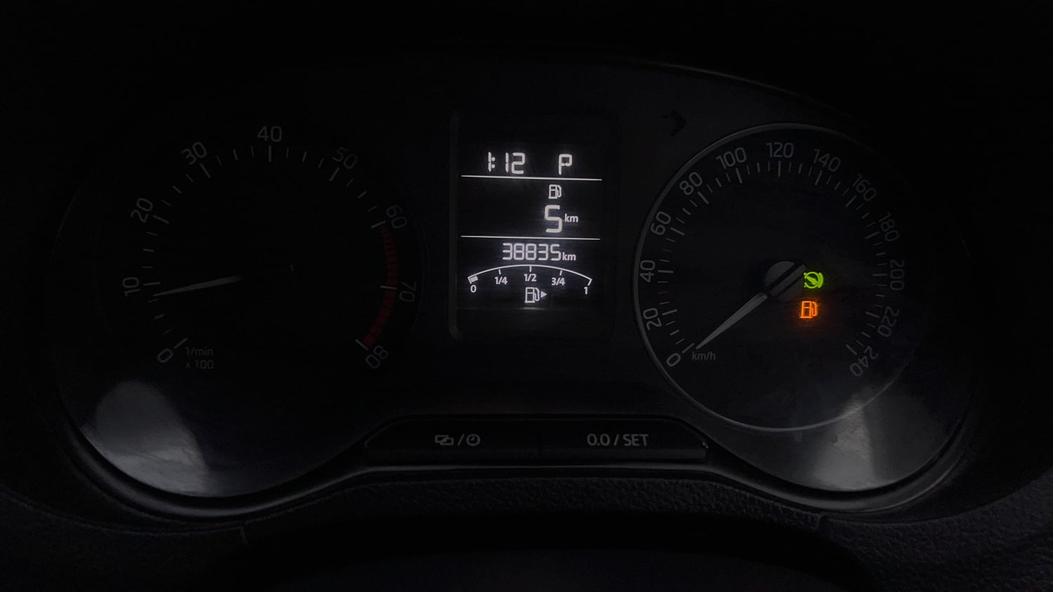 Used 2018 Skoda Rapid Style 1.6 MPI AT Petrol Automatic interior CLUSTERMETER VIEW