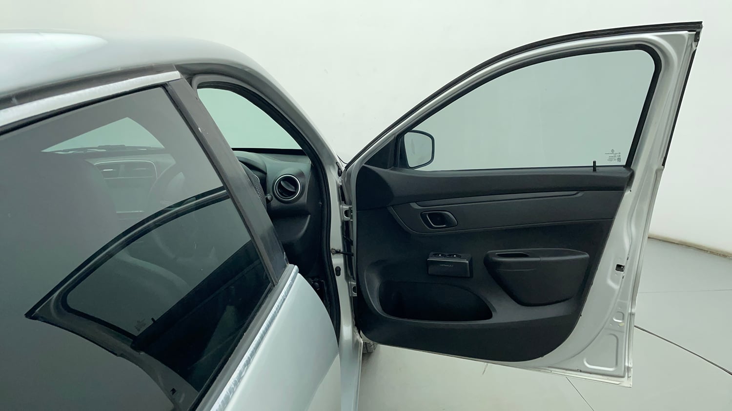 Used 2018 Renault Kwid 1.0 RXL Petrol Manual interior RIGHT FRONT DOOR OPEN VIEW