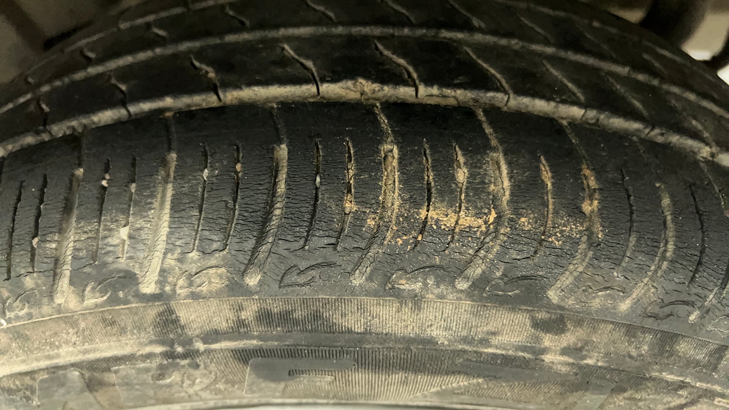 Used 2023 Tata Tigor XZ Plus CNG Cng Manual tyres LEFT REAR TYRE TREAD VIEW