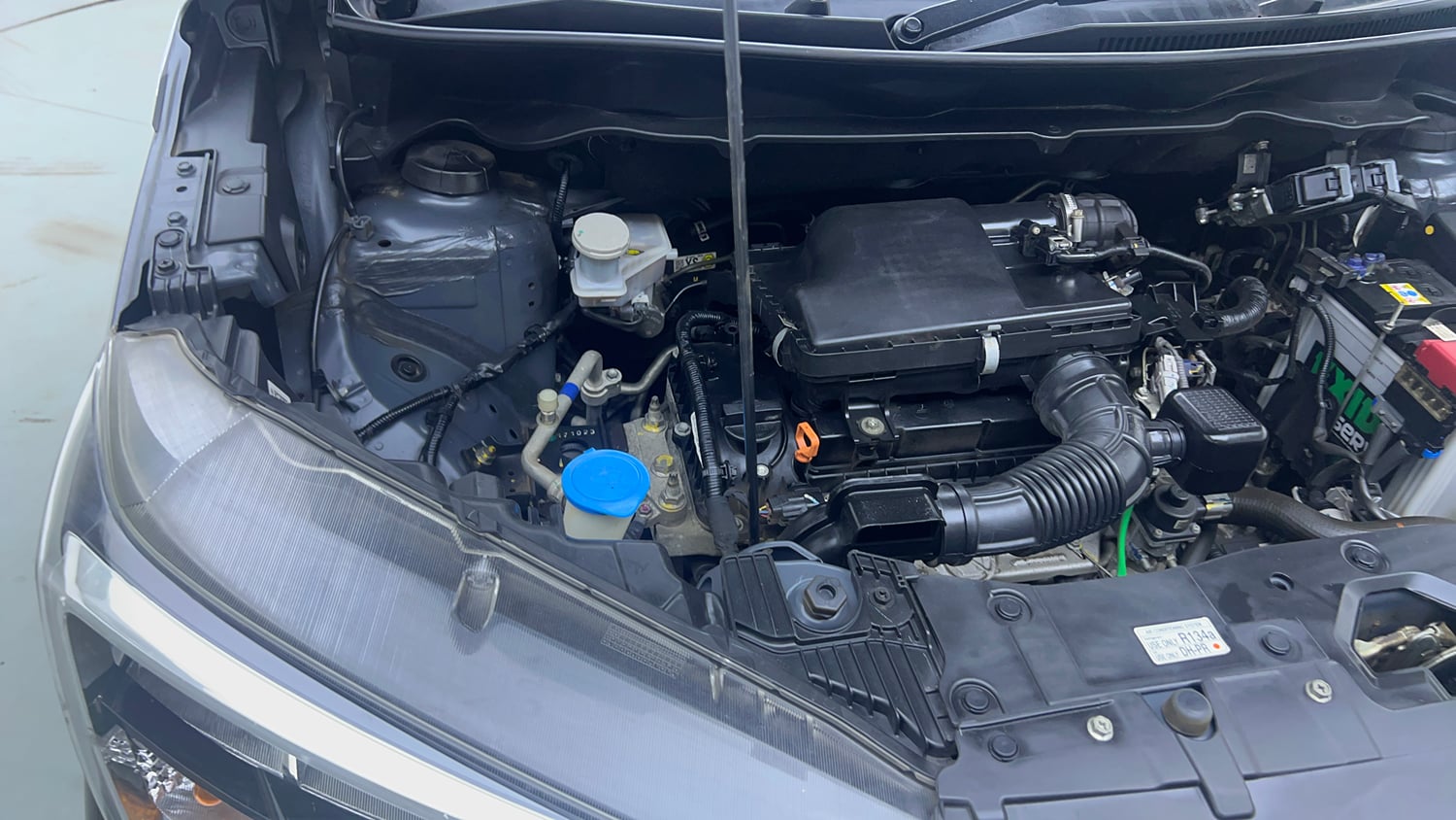 Used 2022 Maruti Suzuki XL6 Alpha Plus AT Petrol Petrol Automatic engine ENGINE RIGHT SIDE VIEW