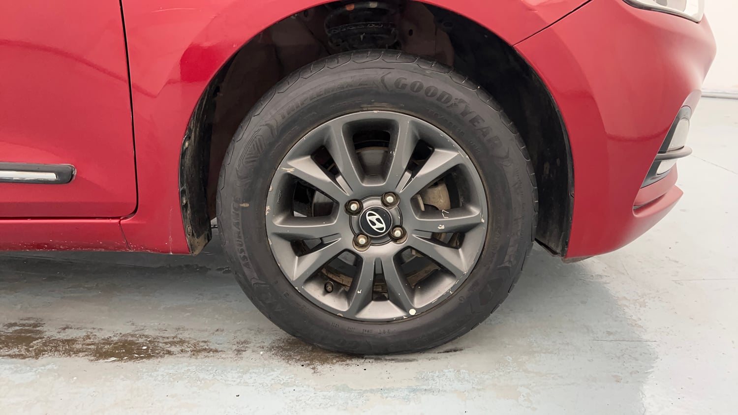 Used 2019 Hyundai Elite i20 Asta 1.2 Petrol Manual tyres RIGHT FRONT TYRE RIM VIEW