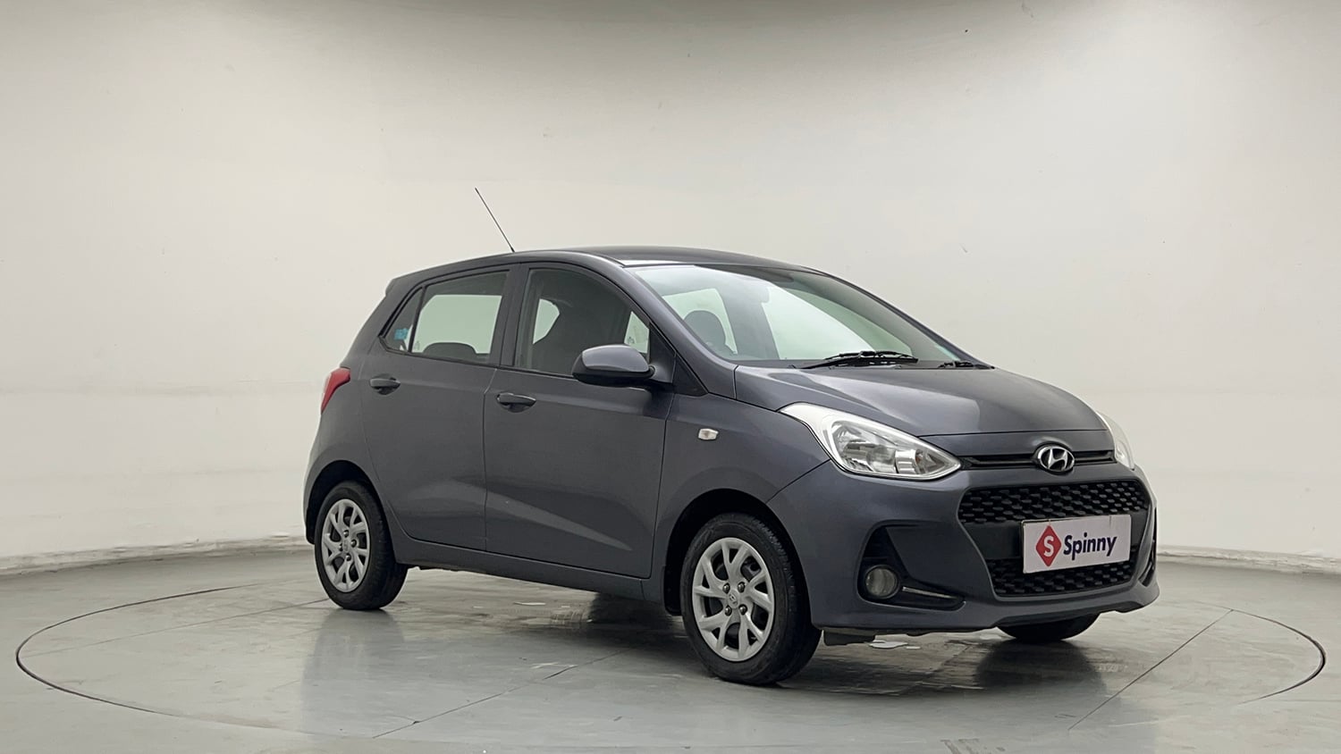 Used 2017 Hyundai Grand i10 Magna 1.2 Kappa VTVT Petrol Manual exterior RIGHT FRONT CORNER VIEW