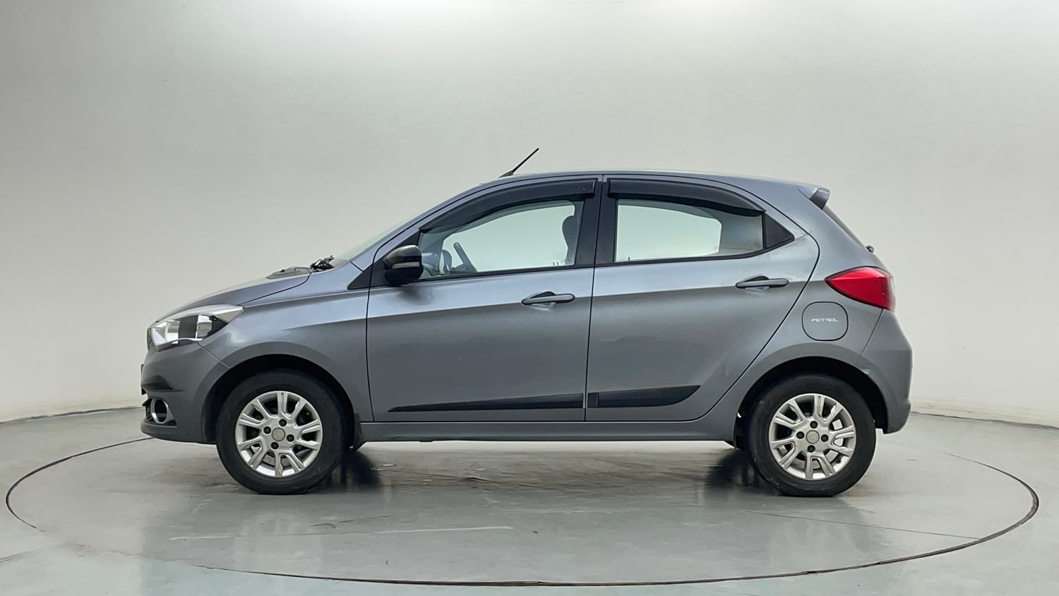 Used 2018 Tata Tiago Revotron XZA Petrol Automatic exterior LEFT SIDE VIEW