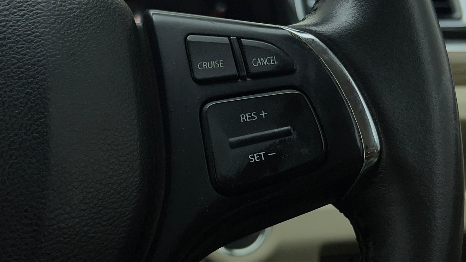 Used 2022 Maruti Suzuki Ciaz Alpha 1.5 AT Petrol Automatic top_features Cruise control