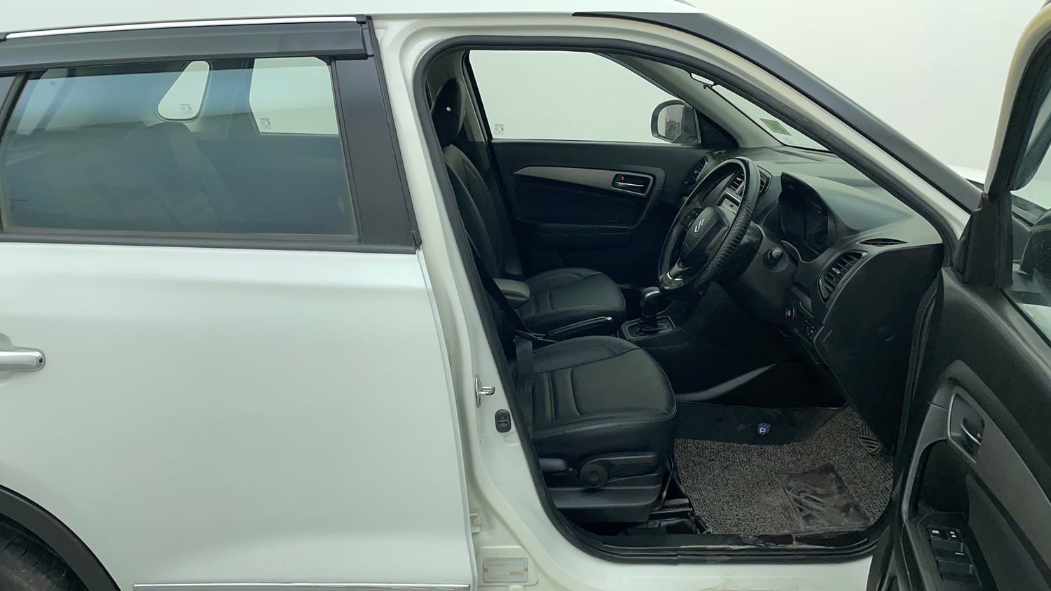 Used 2019 maruti-suzuki Vitara Brezza ZDi Plus AGS Diesel Automatic interior RIGHT SIDE FRONT DOOR CABIN VIEW