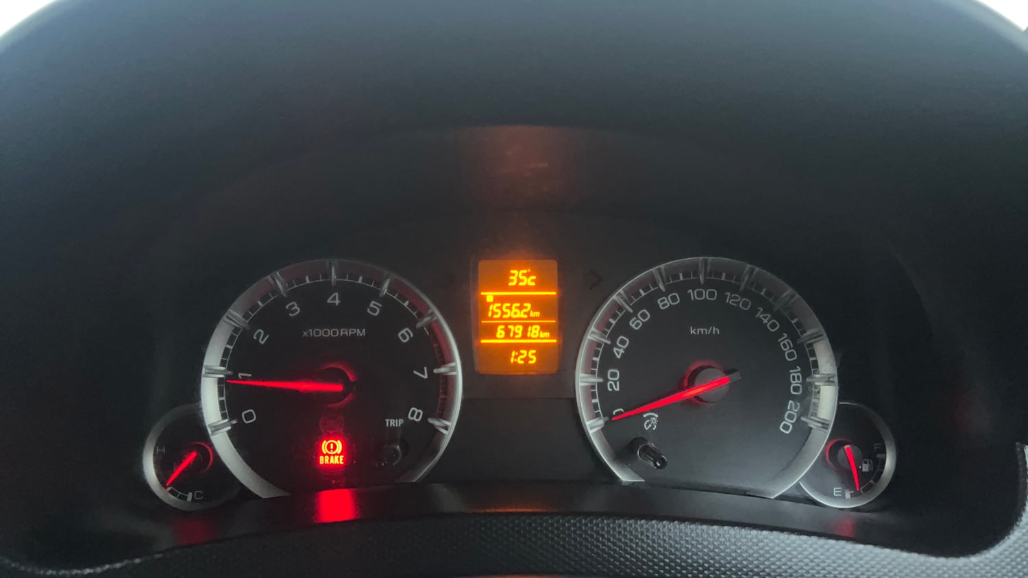 Used 2015 Maruti Suzuki Swift ZXi Petrol Manual interior CLUSTERMETER VIEW