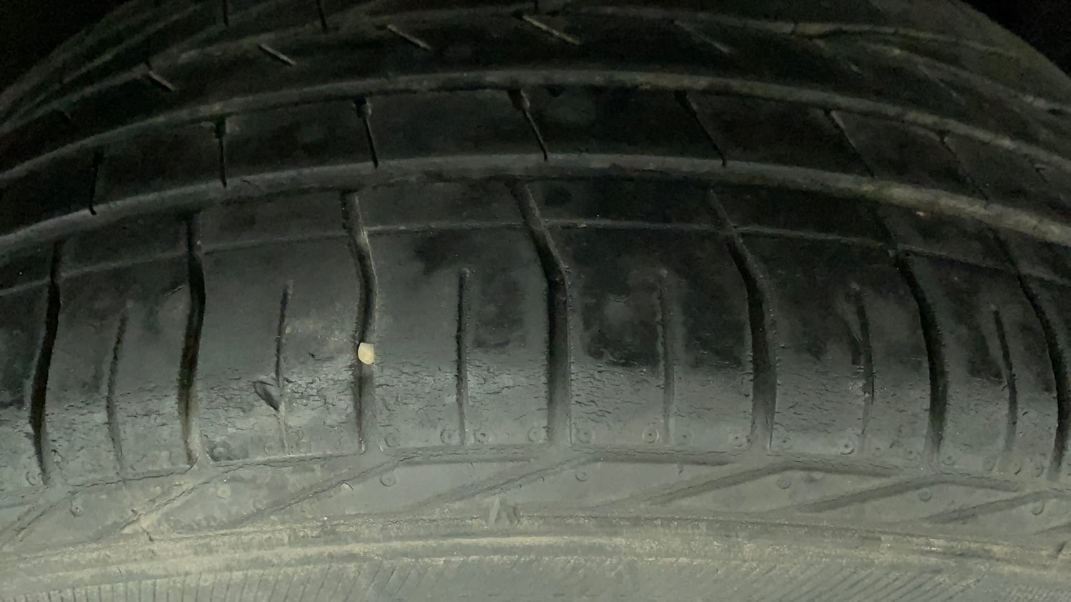 Used 2019 maruti-suzuki Vitara Brezza ZDi Plus AGS Diesel Automatic tyres LEFT REAR TYRE TREAD VIEW
