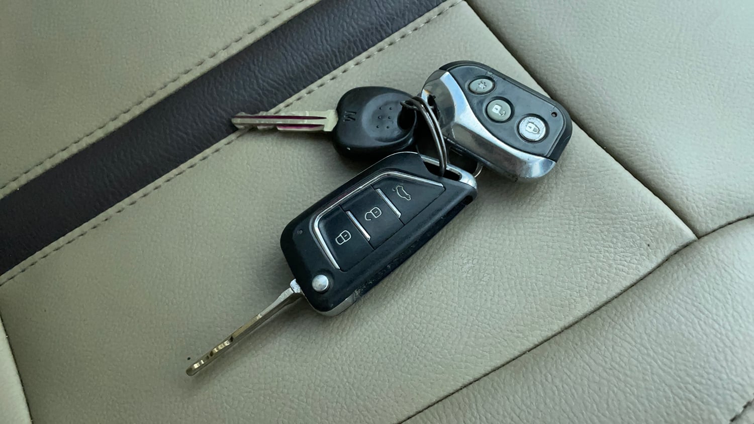 Used 2012 Hyundai Eon Magna + Petrol Manual extra CAR KEY VIEW