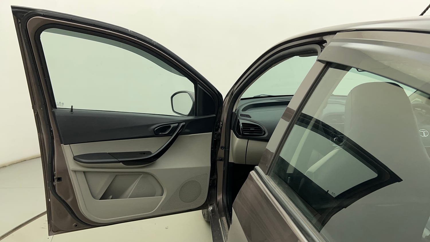 Used 2018 Tata Tiago Revotorq XT Diesel Manual interior LEFT FRONT DOOR OPEN VIEW