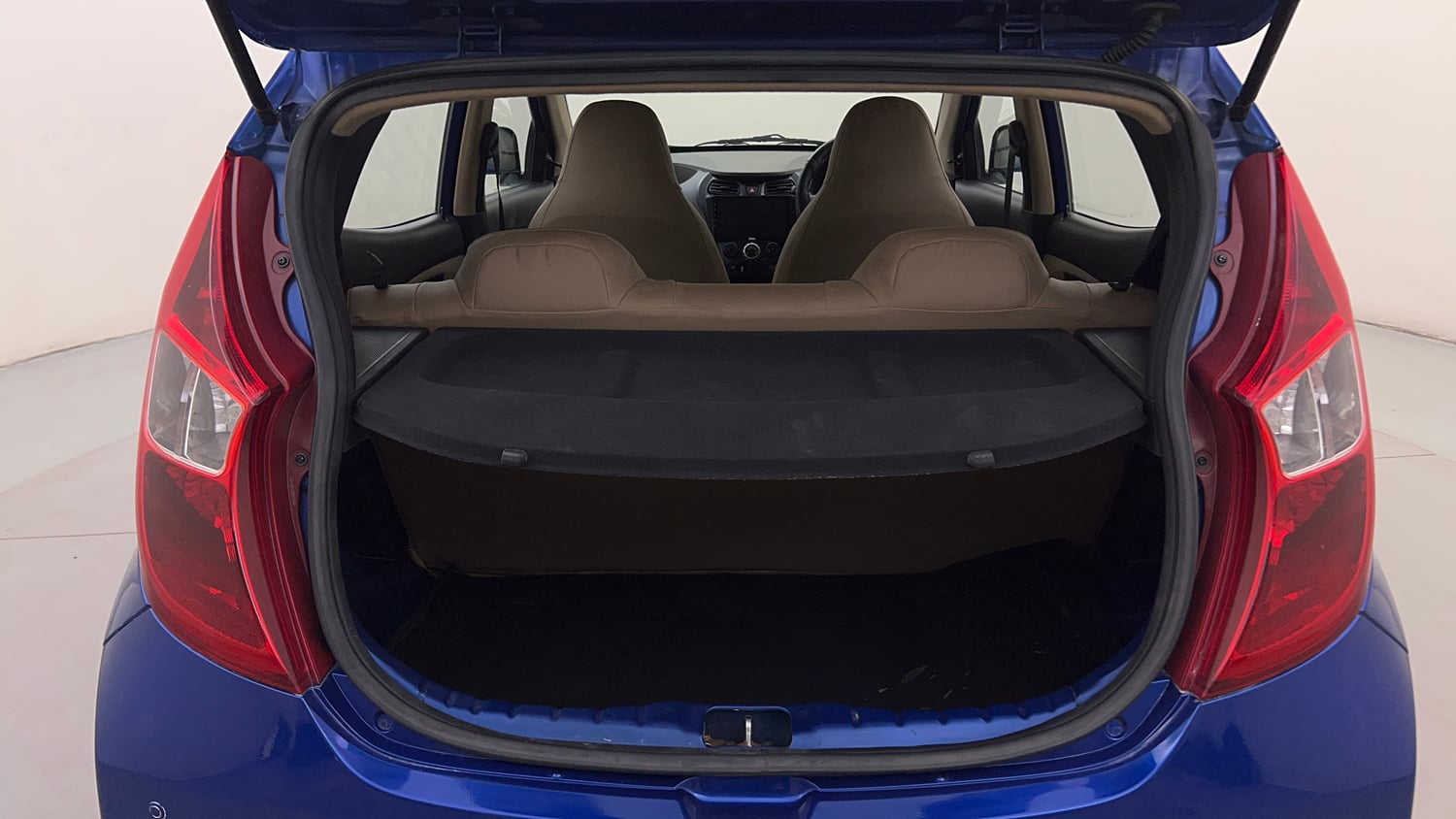 Used 2014 Hyundai Eon Magna + Petrol Manual interior DICKY INSIDE VIEW