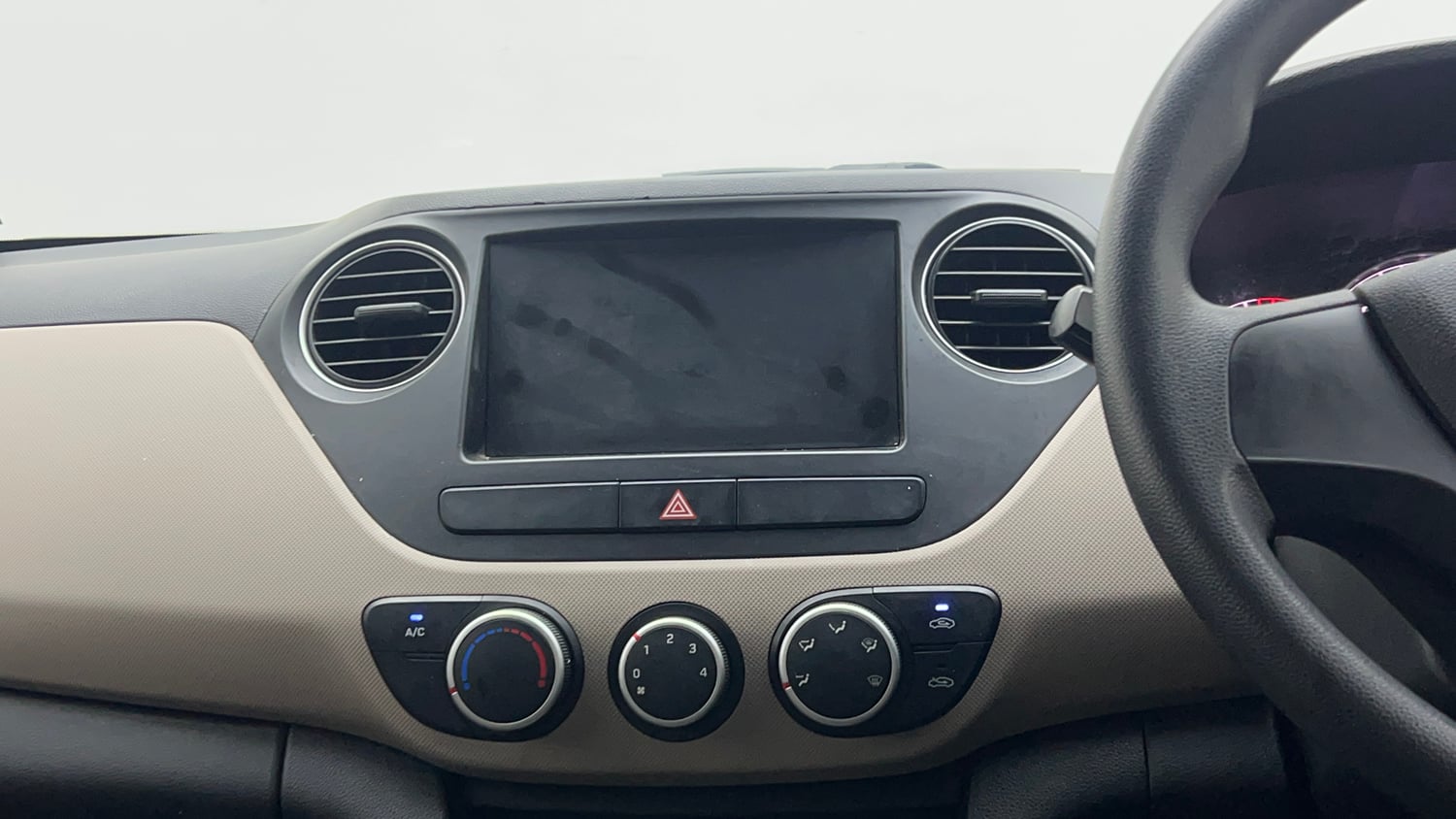 Used 2017 Hyundai Grand i10 Magna 1.2 Kappa VTVT Petrol Manual interior MUSIC SYSTEM & AC CONTROL VIEW