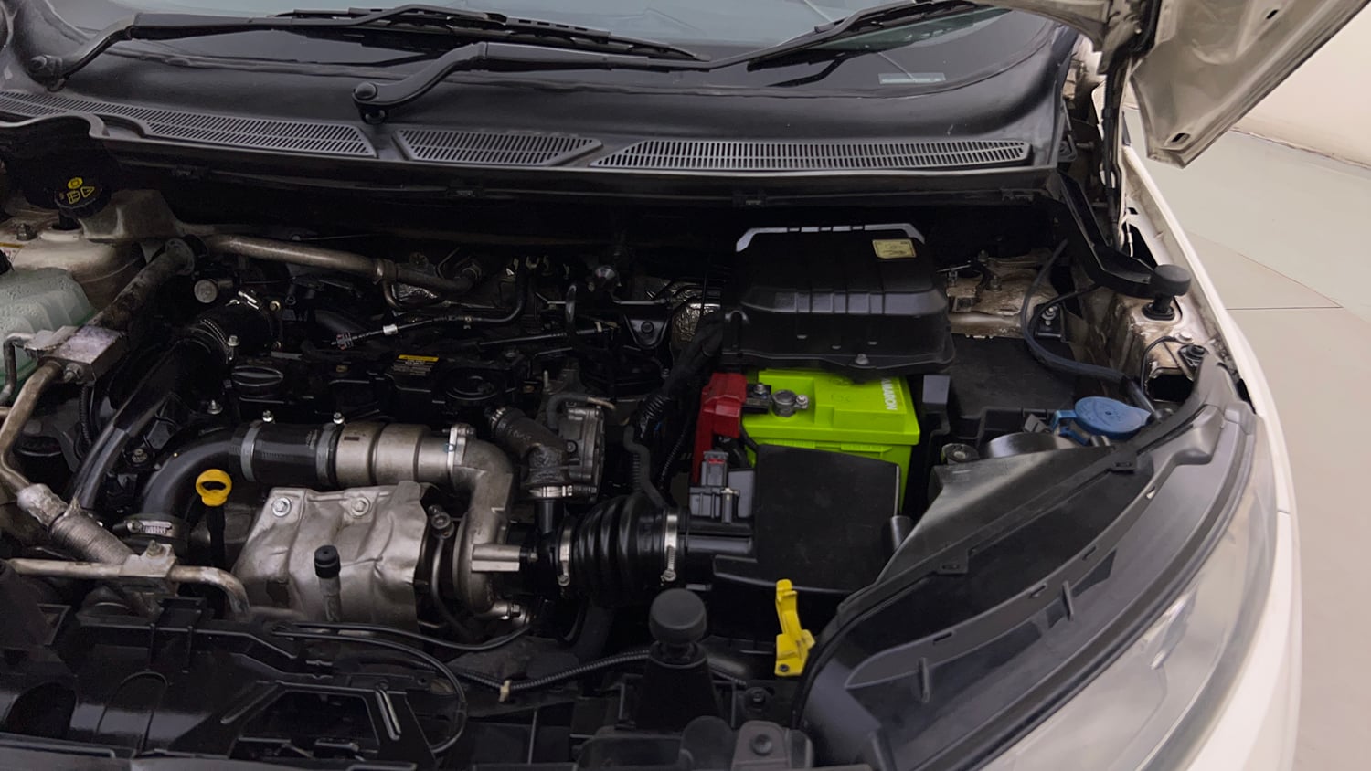 Used 2015 Ford EcoSport Trend 1.5 TDCi Diesel Manual engine ENGINE LEFT SIDE HINGE & APRON VIEW