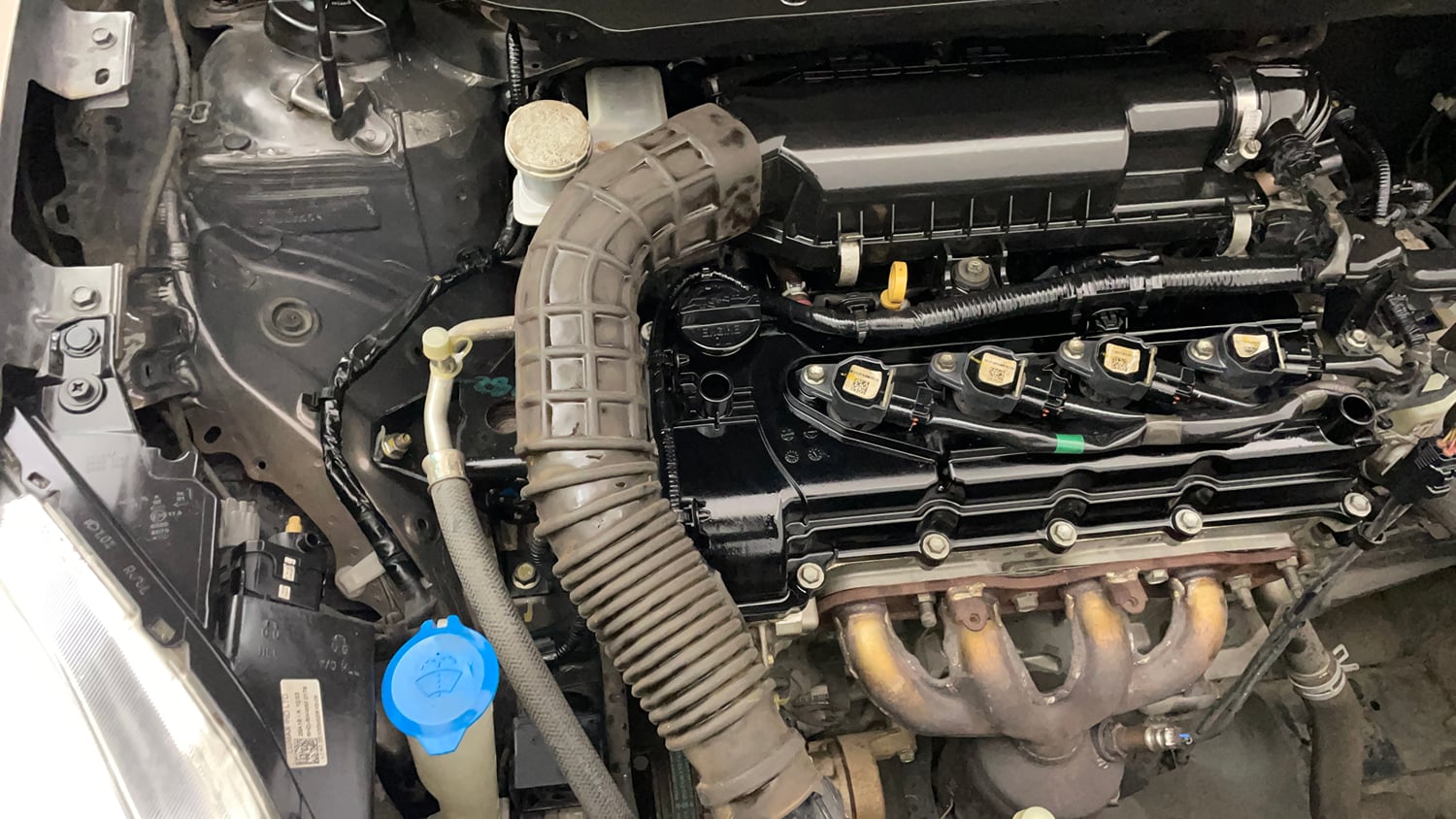 Used 2018 Maruti Suzuki Dzire VXi AMT Petrol Automatic engine ENGINE RIGHT SIDE VIEW