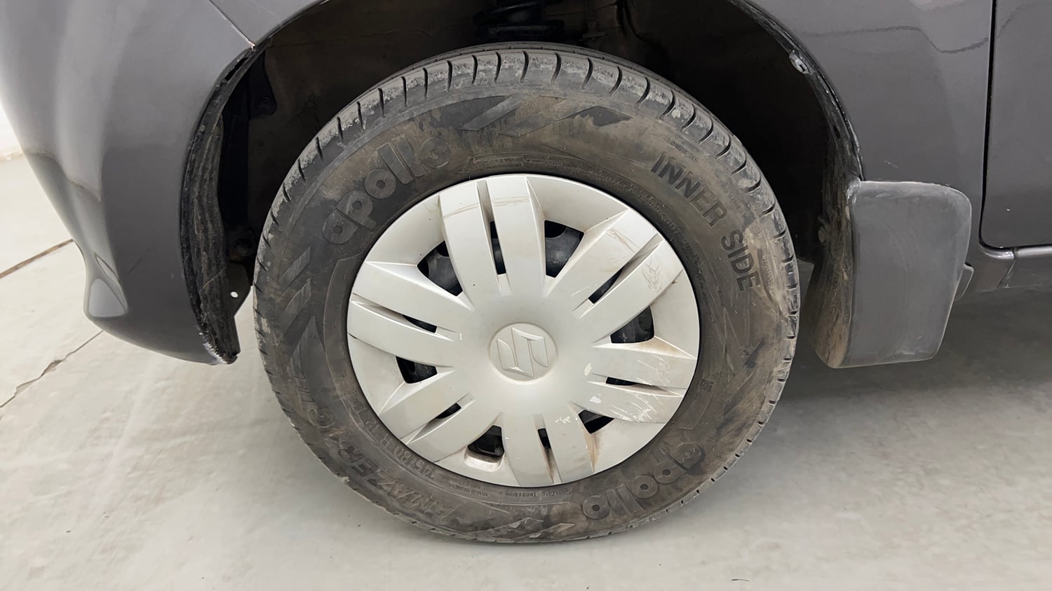 Used 2014 Maruti Suzuki Alto 800 Lxi Petrol Manual tyres LEFT FRONT TYRE RIM VIEW