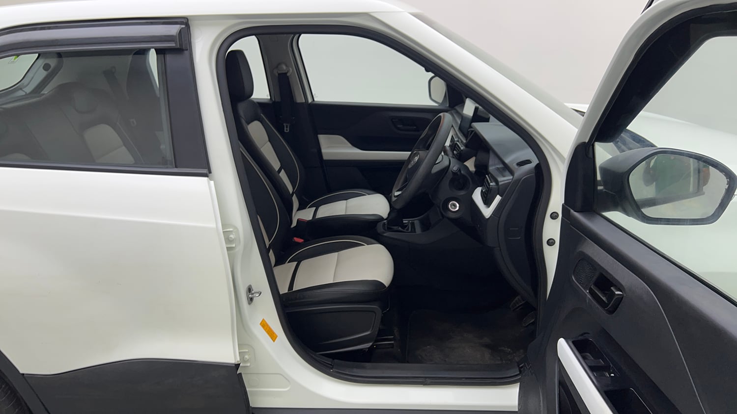 Used 2023 Tata Punch Pure MT Petrol Manual interior RIGHT SIDE FRONT DOOR CABIN VIEW